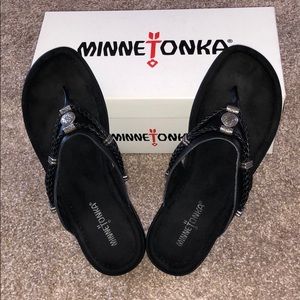 Minnetonka Silverthorne Sandals / Black / Size 8